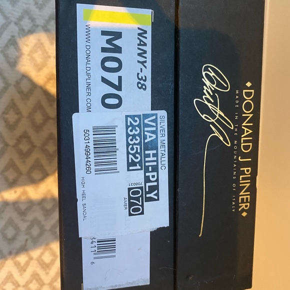 Donald Pliner sandals size US 7 / 38 - Picture 2 of 3